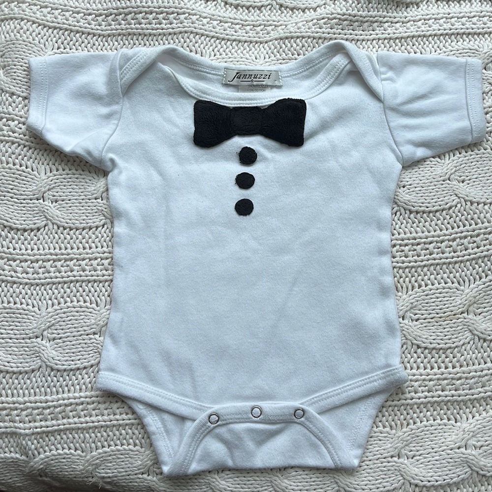Jannuzzi onsie